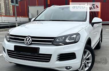 Внедорожник / Кроссовер Volkswagen Touareg 2012 в Киеве