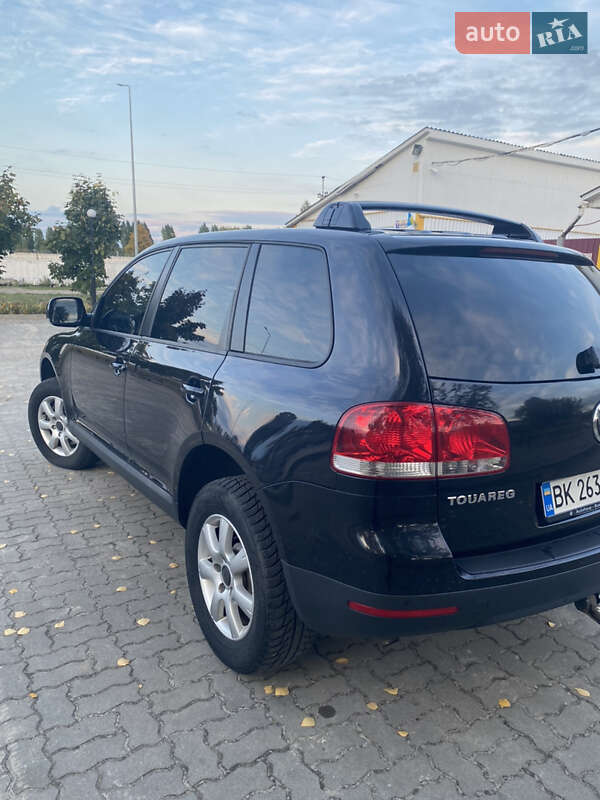 Внедорожник / Кроссовер Volkswagen Touareg 2006 в Вараше