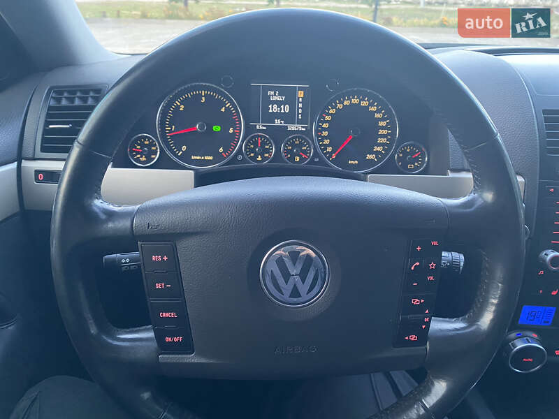 Внедорожник / Кроссовер Volkswagen Touareg 2006 в Вараше