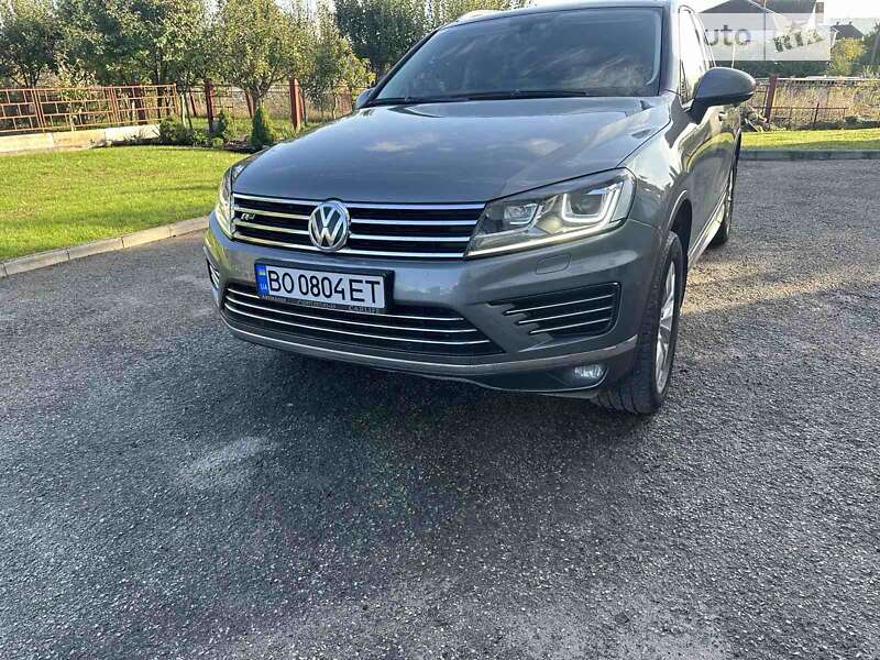 Позашляховик / Кросовер Volkswagen Touareg 2017 в Бережанах