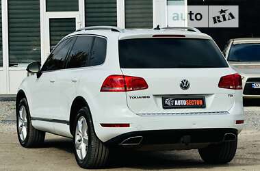 Внедорожник / Кроссовер Volkswagen Touareg 2013 в Харькове