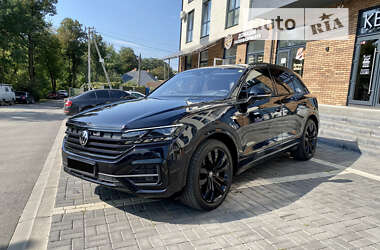 Позашляховик / Кросовер Volkswagen Touareg 2021 в Сваляві