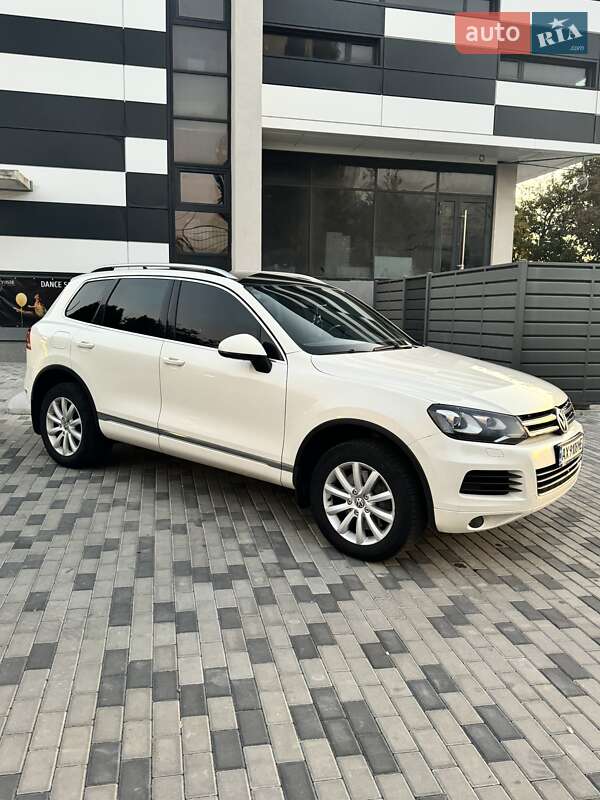 Внедорожник / Кроссовер Volkswagen Touareg 2011 в Киеве фото 2 Внедорожник / Кроссовер Volkswagen Touareg 2011 в Киеве