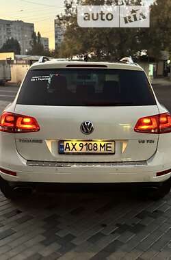 Внедорожник / Кроссовер Volkswagen Touareg 2011 в Харькове