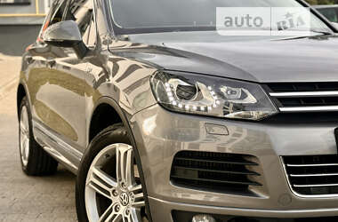 Внедорожник / Кроссовер Volkswagen Touareg 2013 в Львове