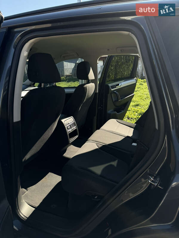 Позашляховик / Кросовер Volkswagen Touareg 2015 в Калуші фото 16 Позашляховик / Кросовер Volkswagen Touareg 2015 в Калуші