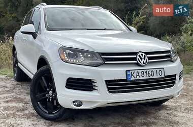 Позашляховик / Кросовер Volkswagen Touareg 2014 в Києві