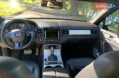 Внедорожник / Кроссовер Volkswagen Touareg 2012 в 