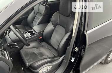 Внедорожник / Кроссовер Volkswagen Touareg 2013 в Киеве