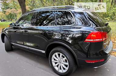 Внедорожник / Кроссовер Volkswagen Touareg 2010 в Киеве