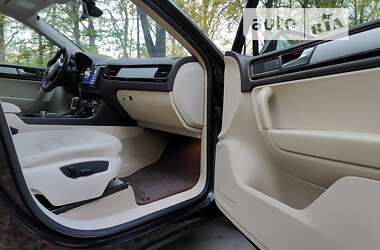 Внедорожник / Кроссовер Volkswagen Touareg 2010 в Киеве