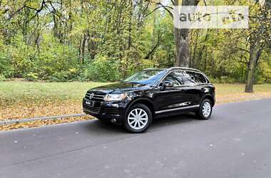 Внедорожник / Кроссовер Volkswagen Touareg 2010 в Киеве