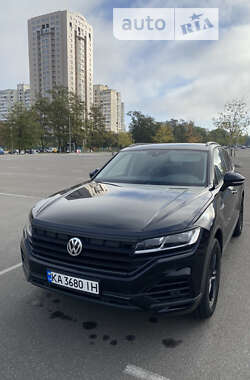 Позашляховик / Кросовер Volkswagen Touareg 2019 в Києві