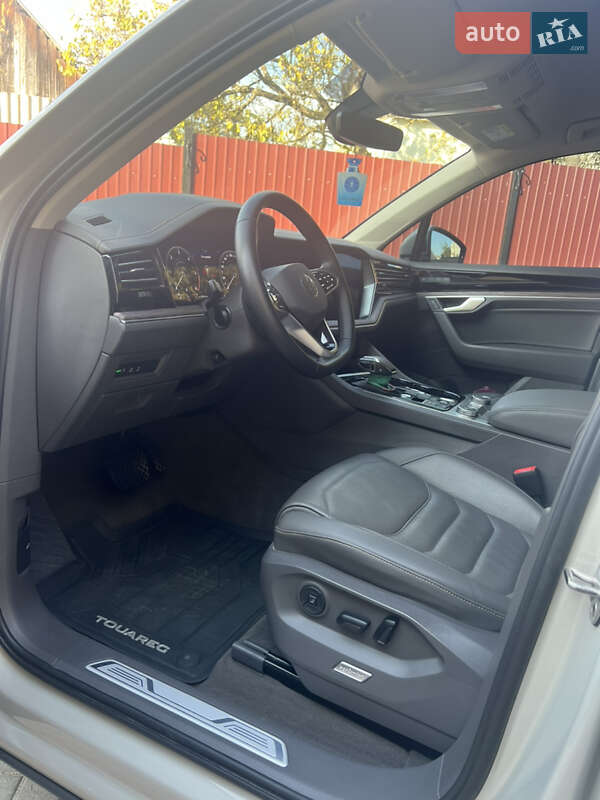 Позашляховик / Кросовер Volkswagen Touareg 2021 в Львові