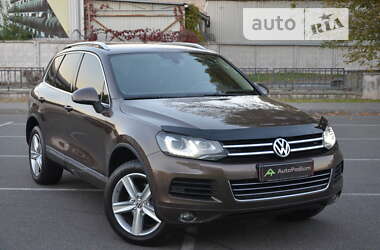 Позашляховик / Кросовер Volkswagen Touareg 2011 в Києві