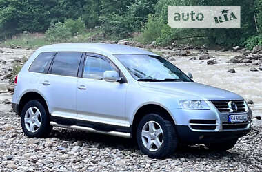 Внедорожник / Кроссовер Volkswagen Touareg 2005 в Киеве