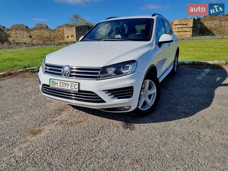 Внедорожник / Кроссовер Volkswagen Touareg 2015 в Белгороде-Днестровском