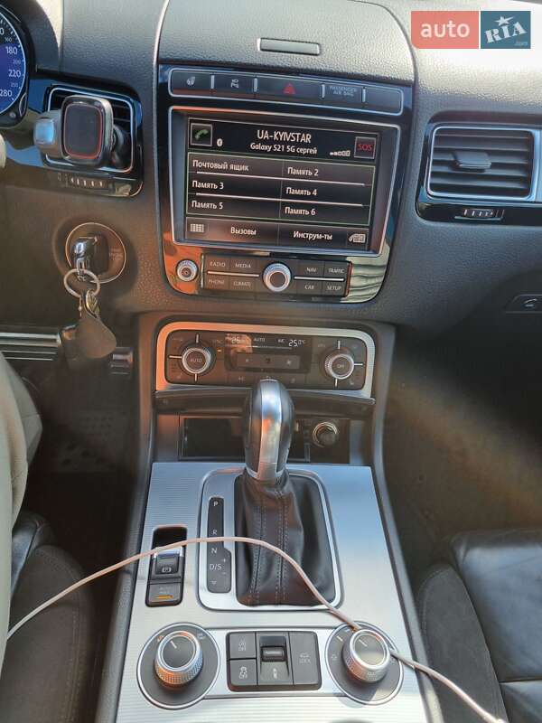 Внедорожник / Кроссовер Volkswagen Touareg 2015 в Белгороде-Днестровском