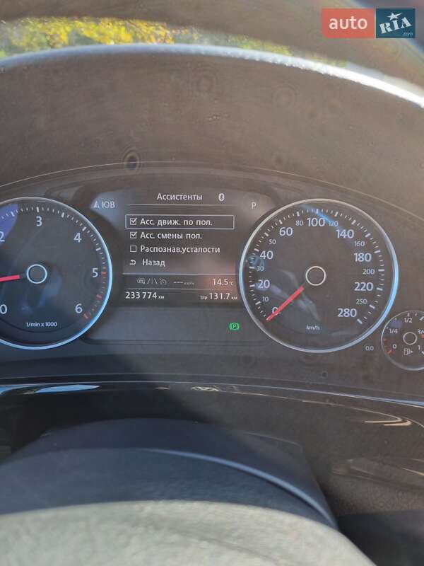 Внедорожник / Кроссовер Volkswagen Touareg 2015 в Белгороде-Днестровском