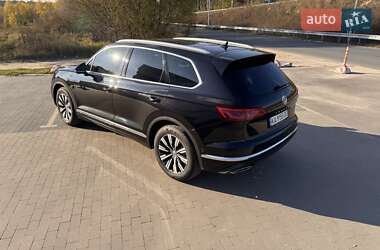 Позашляховик / Кросовер Volkswagen Touareg 2018 в Броварах