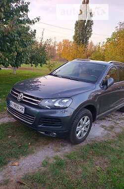 Внедорожник / Кроссовер Volkswagen Touareg 2014 в Киеве