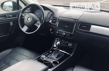 Внедорожник / Кроссовер Volkswagen Touareg 2014 в Киеве