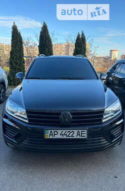 Внедорожник / Кроссовер Volkswagen Touareg 2015 в Запорожье