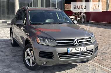 Позашляховик / Кросовер Volkswagen Touareg 2011 в Тячеві