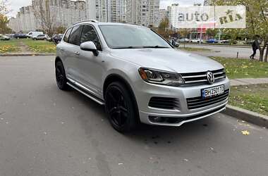 Позашляховик / Кросовер Volkswagen Touareg 2013 в Києві