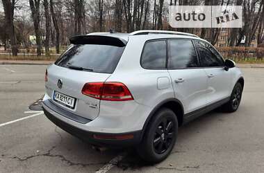 Внедорожник / Кроссовер Volkswagen Touareg 2016 в Киеве