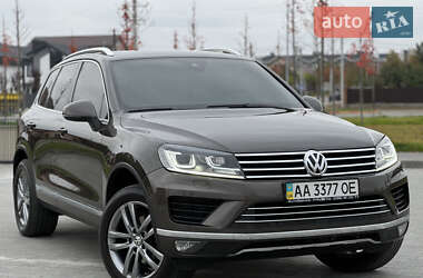 Позашляховик / Кросовер Volkswagen Touareg 2016 в Бучі