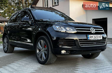 Позашляховик / Кросовер Volkswagen Touareg 2010 в Житомирі