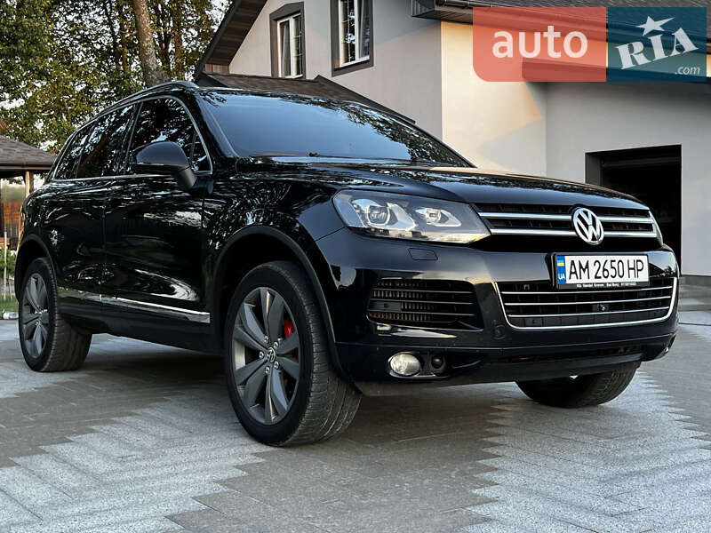 Внедорожник / Кроссовер Volkswagen Touareg 2010 в Житомире