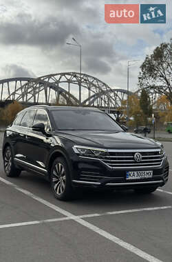 Внедорожник / Кроссовер Volkswagen Touareg 2018 в Киеве