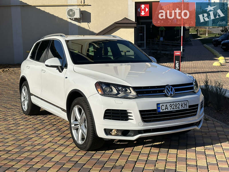 Внедорожник / Кроссовер Volkswagen Touareg 2014 в Умани