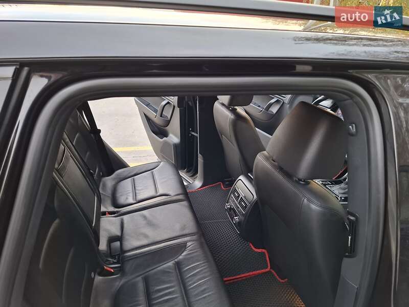Внедорожник / Кроссовер Volkswagen Touareg 2014 в Киеве