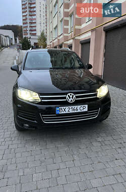 Позашляховик / Кросовер Volkswagen Touareg 2013 в Хмельницькому