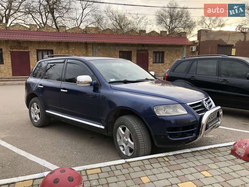 Внедорожник / Кроссовер Volkswagen Touareg 2004 в Болграде
