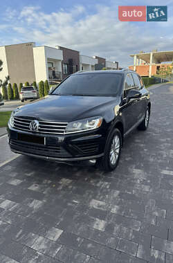 Позашляховик / Кросовер Volkswagen Touareg 2015 в Ужгороді