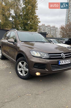 Позашляховик / Кросовер Volkswagen Touareg 2013 в Києві