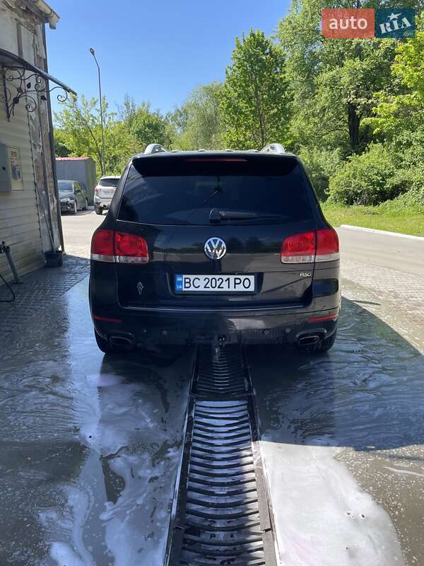 Позашляховик / Кросовер Volkswagen Touareg 2006 в Жидачові