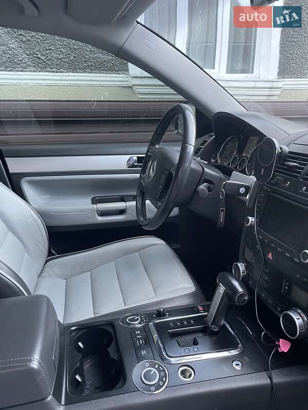 Позашляховик / Кросовер Volkswagen Touareg 2006 в Жидачові