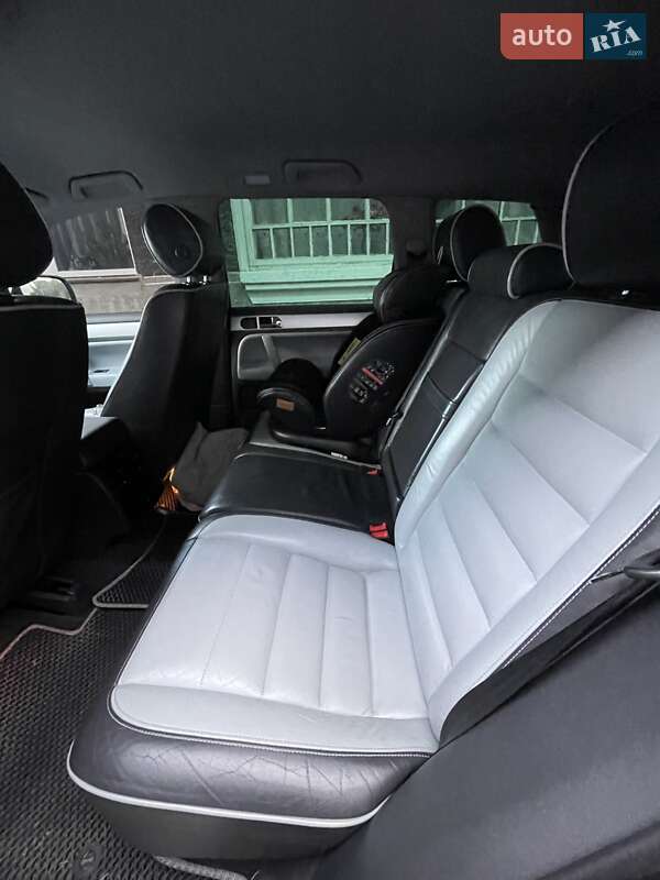 Позашляховик / Кросовер Volkswagen Touareg 2006 в Жидачові