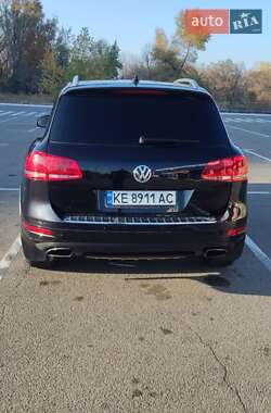 Внедорожник / Кроссовер Volkswagen Touareg 2010 в 