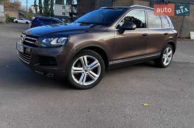 Внедорожник / Кроссовер Volkswagen Touareg 2013 в Киеве