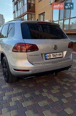 Позашляховик / Кросовер Volkswagen Touareg 2011 в Вінниці