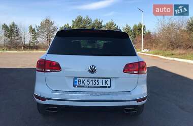 Внедорожник / Кроссовер Volkswagen Touareg 2015 в Радивилове