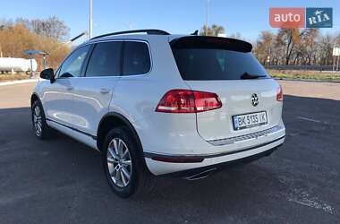 Внедорожник / Кроссовер Volkswagen Touareg 2015 в Радивилове