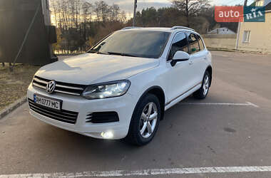 Внедорожник / Кроссовер Volkswagen Touareg 2012 в Житомире