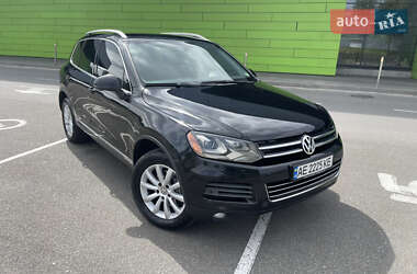 Внедорожник / Кроссовер Volkswagen Touareg 2011 в Киеве